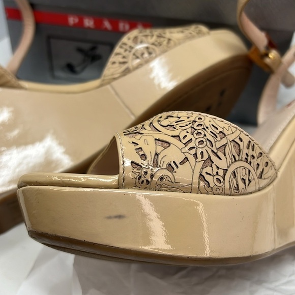Prada Sz 37 Nude Cream Beige Patent Leather Wedge Sandals w/Original Box - Picture 6 of 12